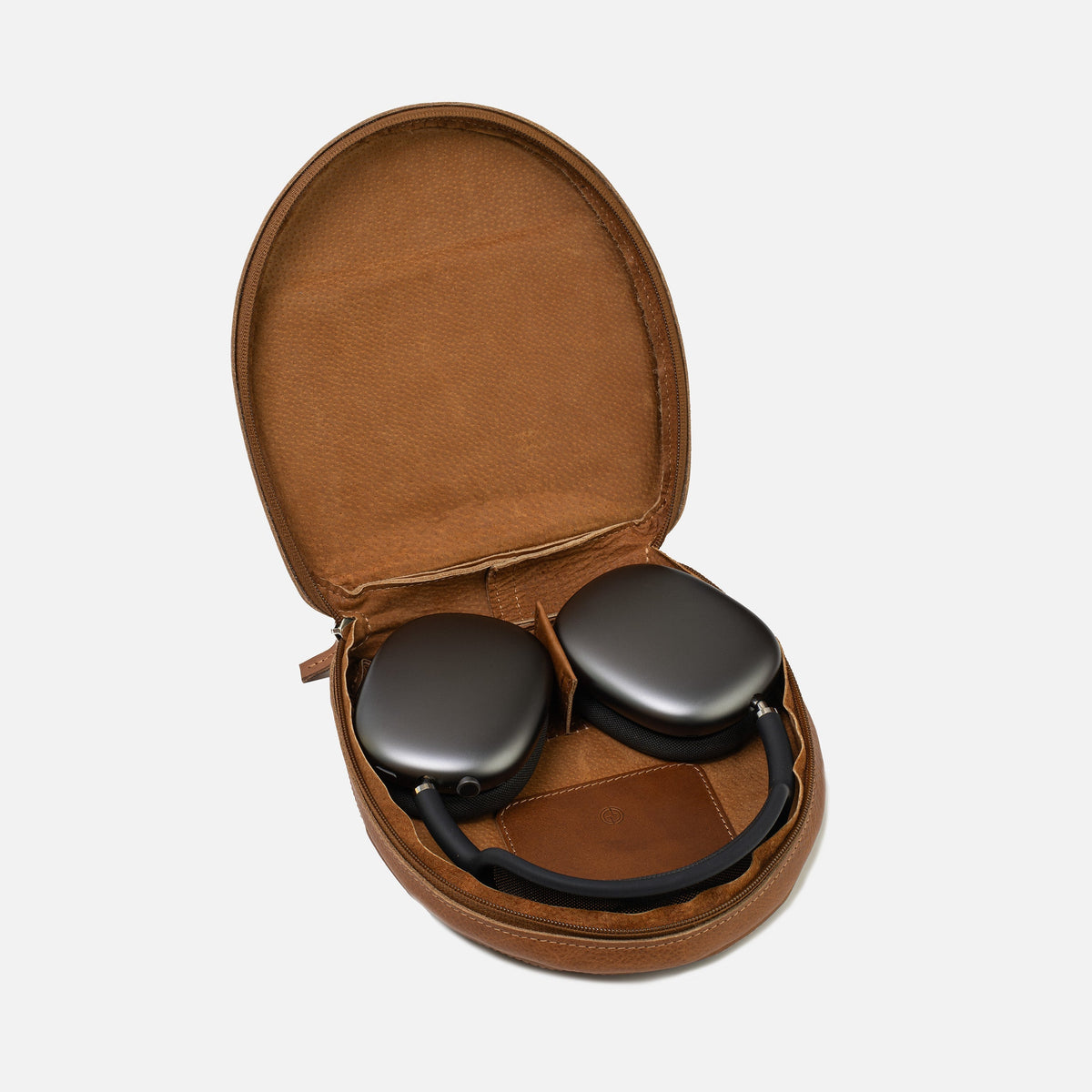 Leather AirPods Max gift set with leather case and Rest Station 2.0, product detail