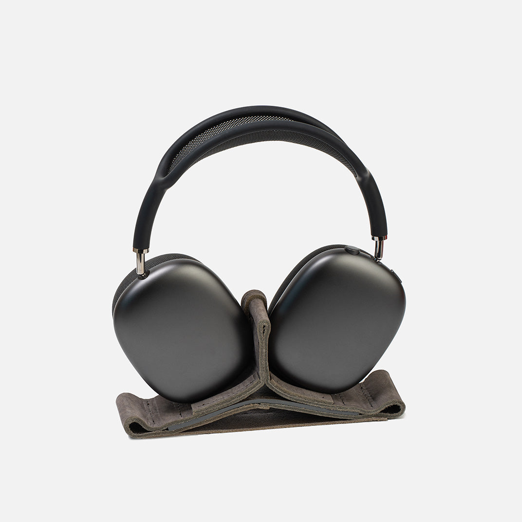 Leather stand for AirPods Max in Velour Stone/Gray — padded cradle protects cups, weighted base, Low Power Mode, handmade in Europe