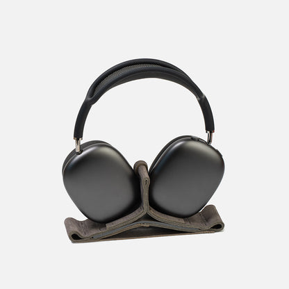 Leather stand for AirPods Max in Velour Stone/Gray — padded cradle protects cups, weighted base, Low Power Mode, handmade in Europe