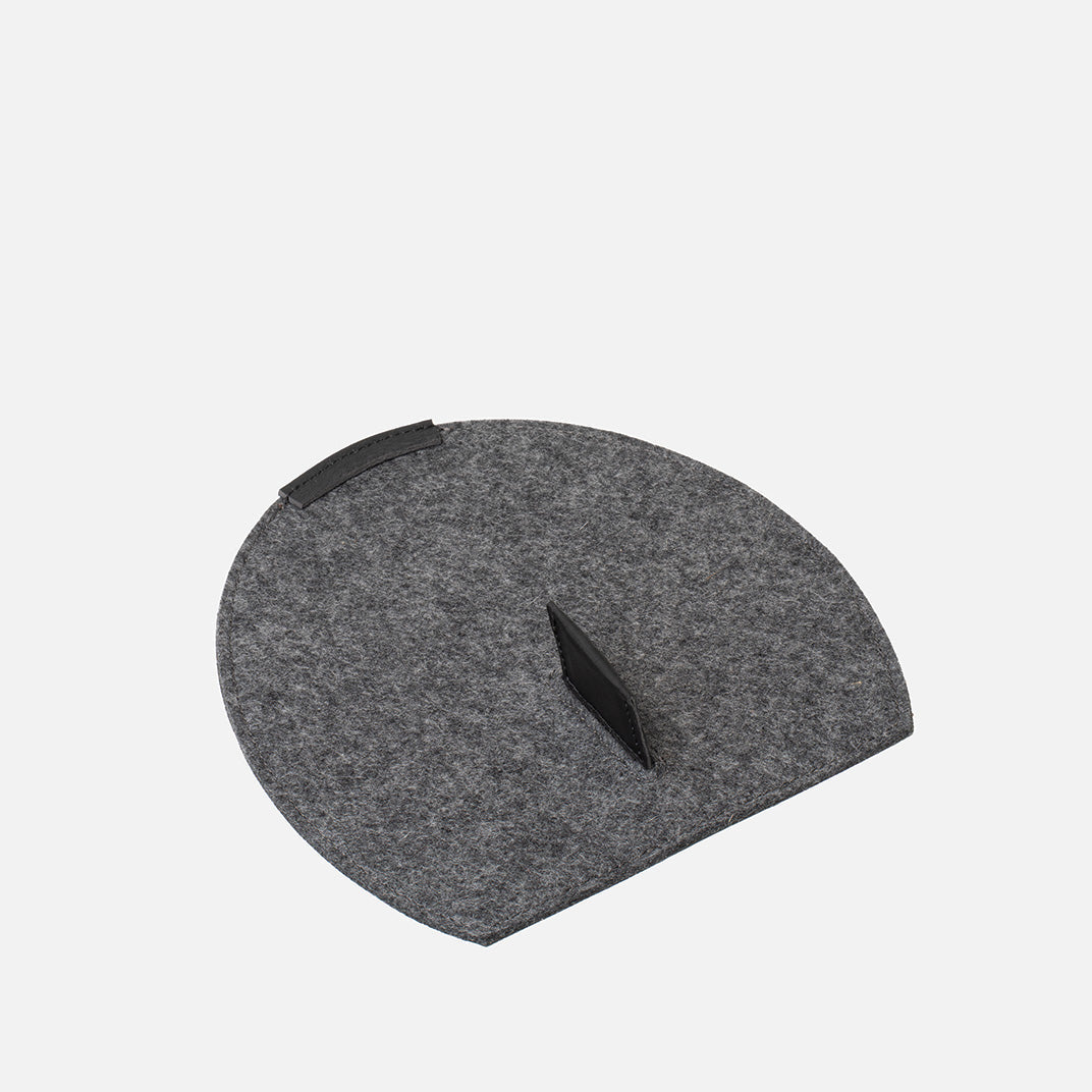 AirPods Max Rest Station 2.0 in grey wool felt – headphone stand with low power mode activation