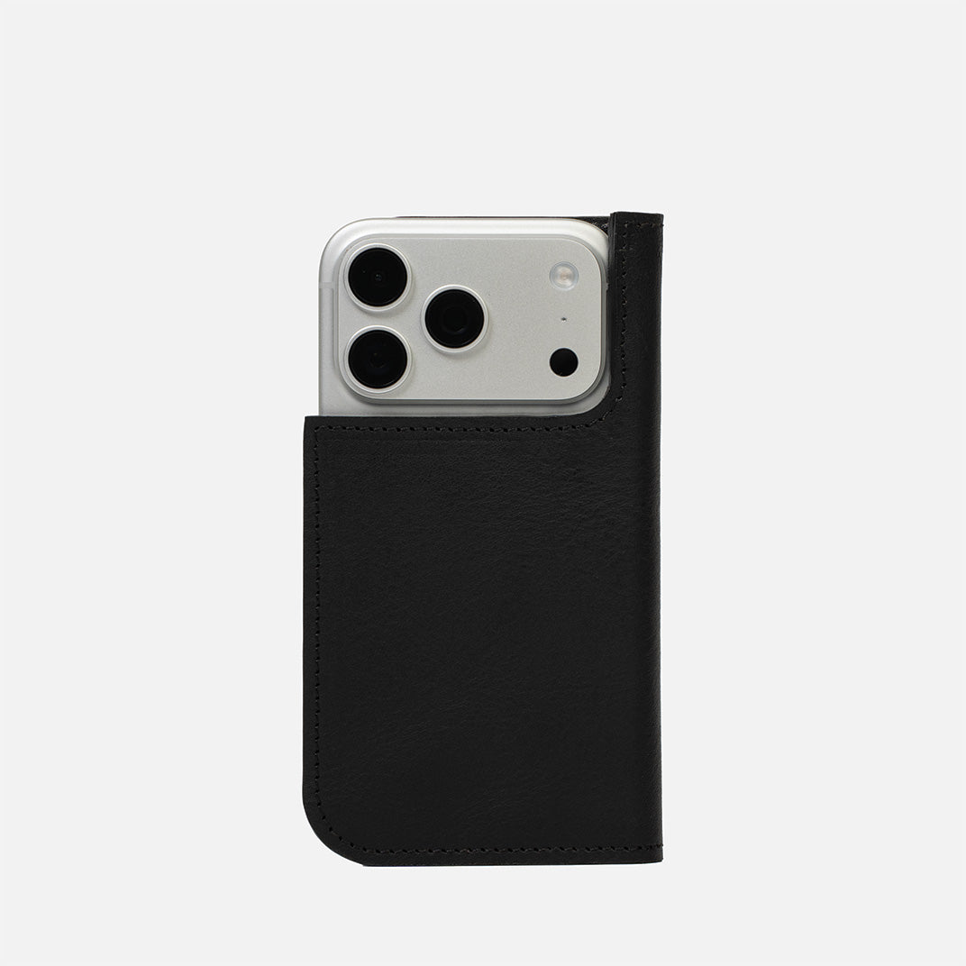 iPhone 17 Pro folio wallet