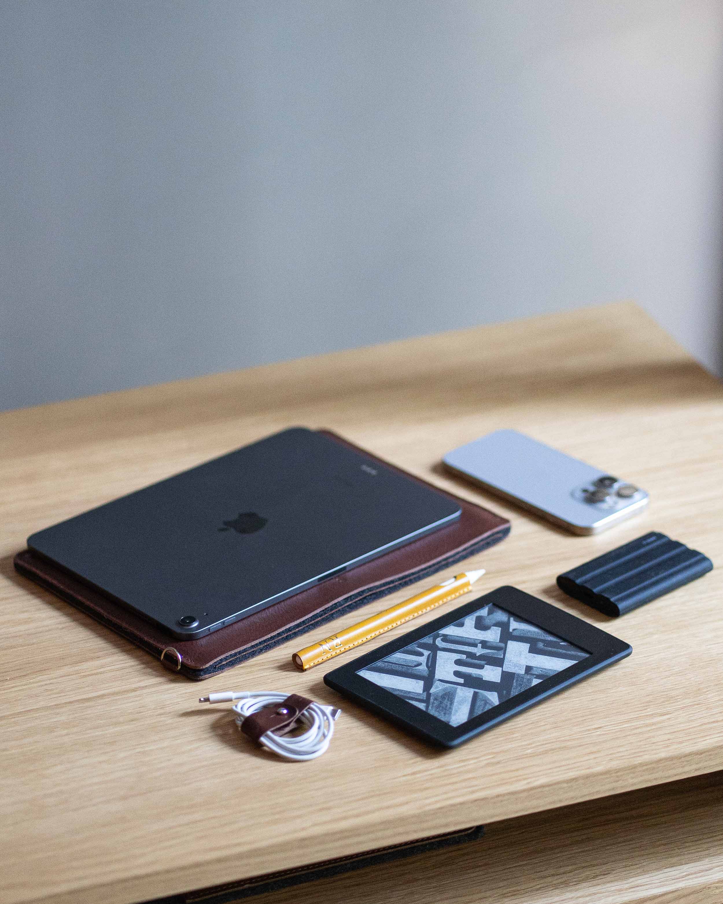 Leather Bag Sleeve for iPad The Minimalist 4.0 front view