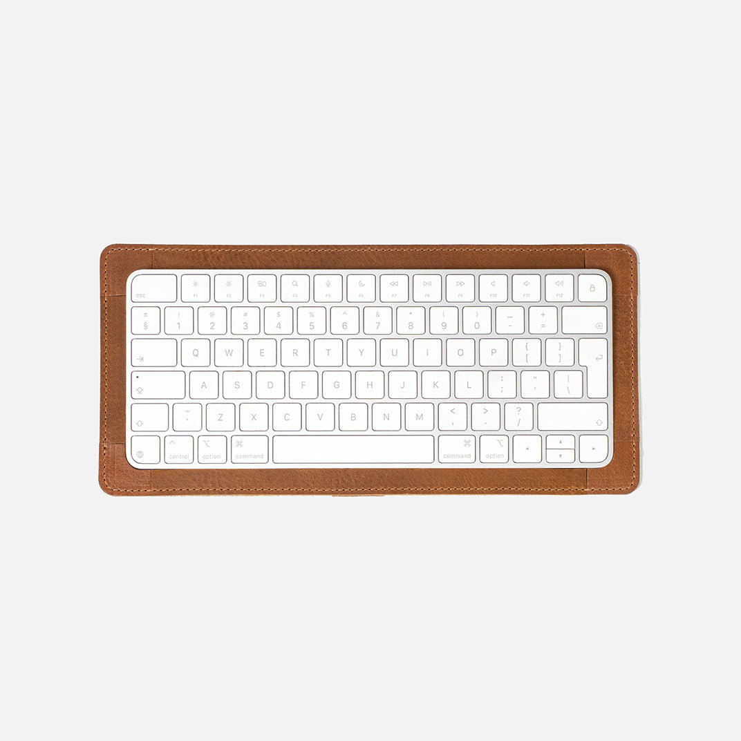 Leather Magic Keyboard Tray in Brown – handcrafted Apple keyboard stand for compact Magic Keyboard