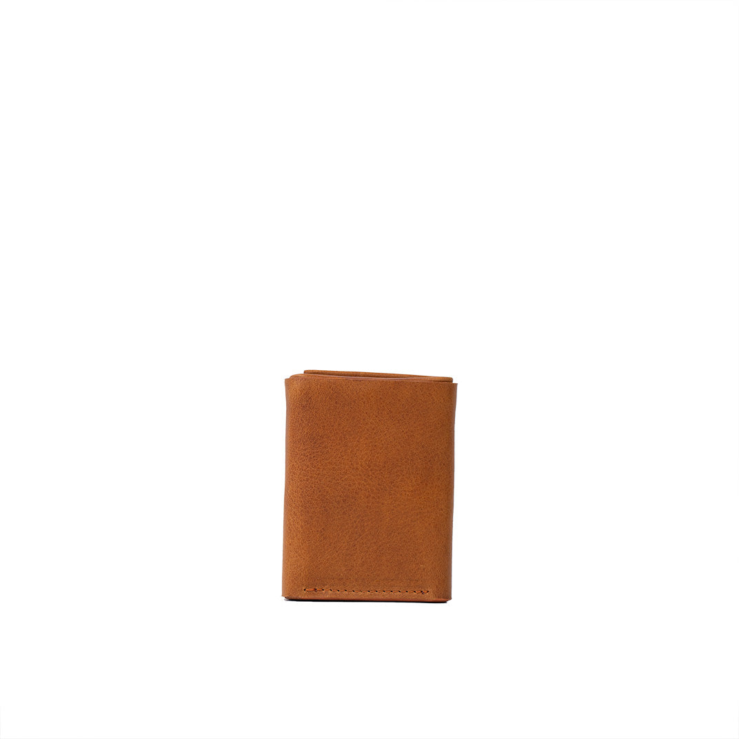 Men’s AirTag wallet trifold in tan color with a sophisticated and minimalistic style.