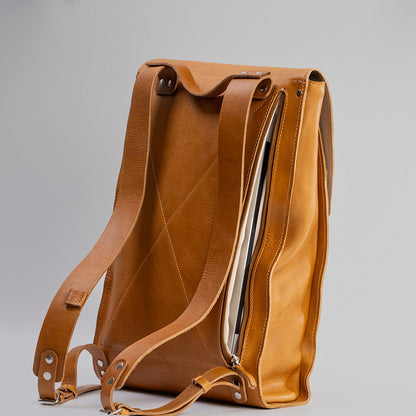 Leather laptop backpack - The Minimalist (Camel)