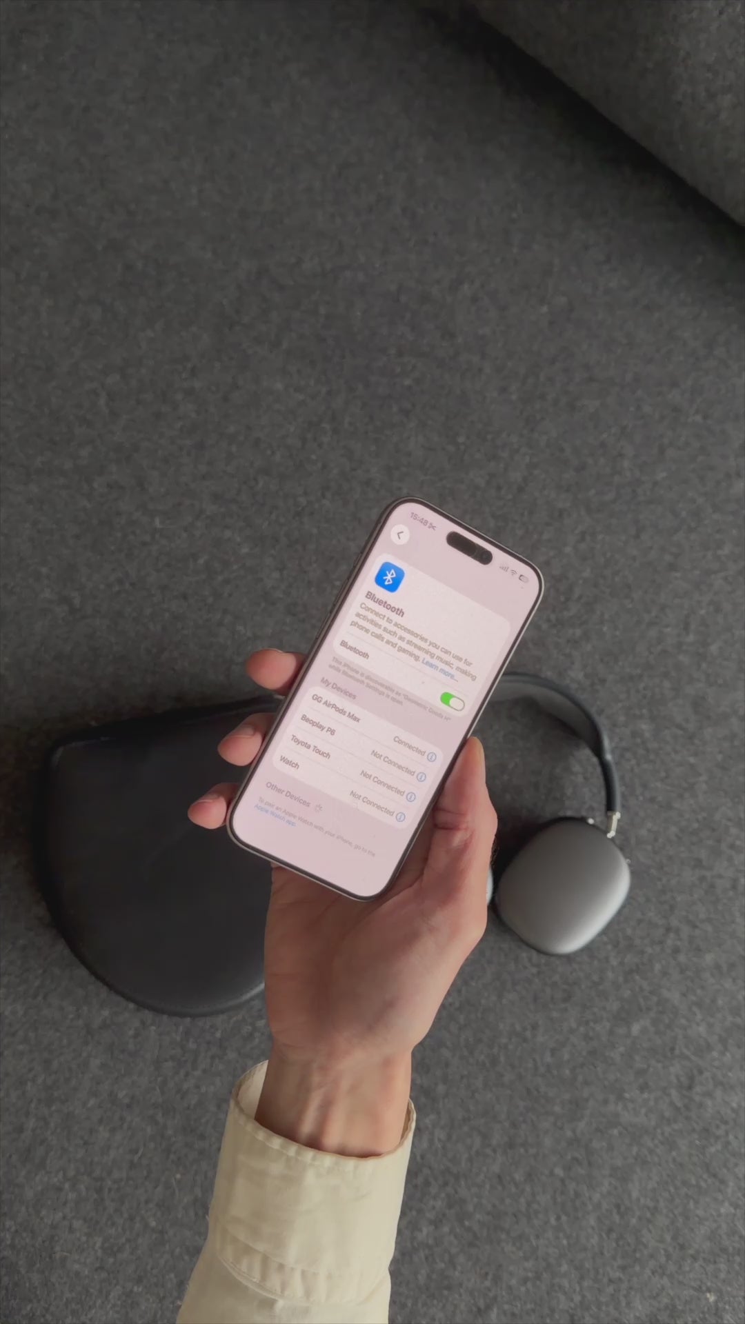 Load video: Leather Case for AirPods Max 2